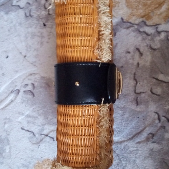 Clutch - Picture 2 of 3